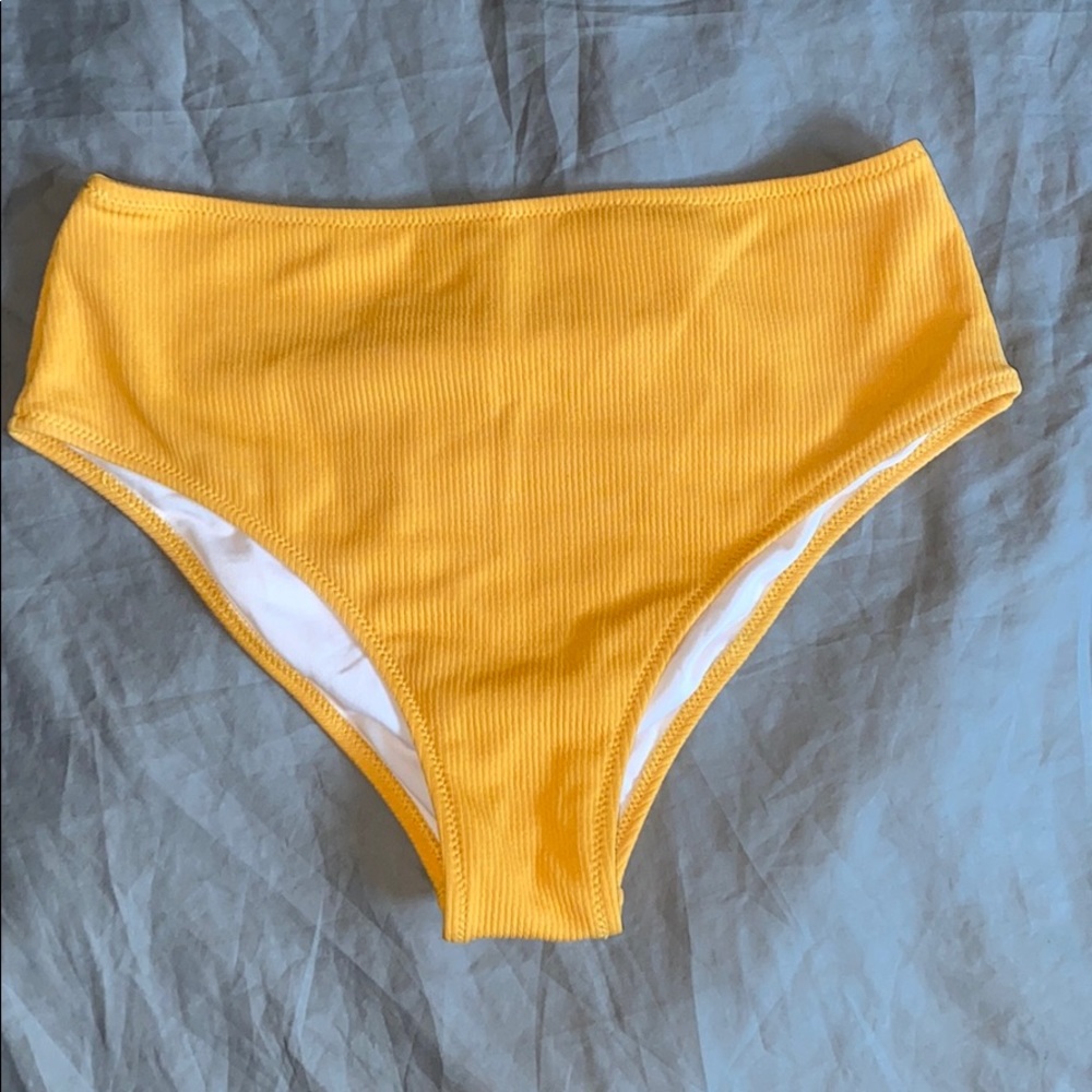 High-wasted ribbed bikini bottoms